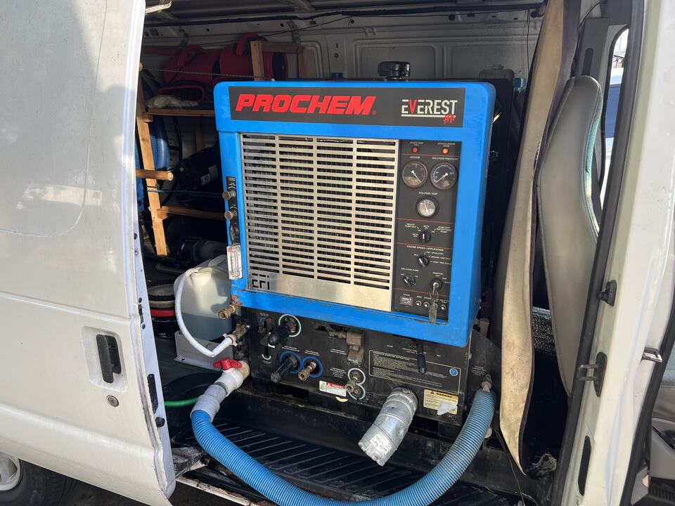 Close-up of the truck-mounted cleaning machine